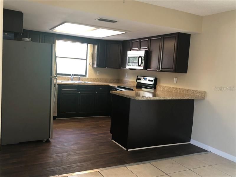 Recently Rented: $1,400 (3 beds, 2 baths, 1326 Square Feet)