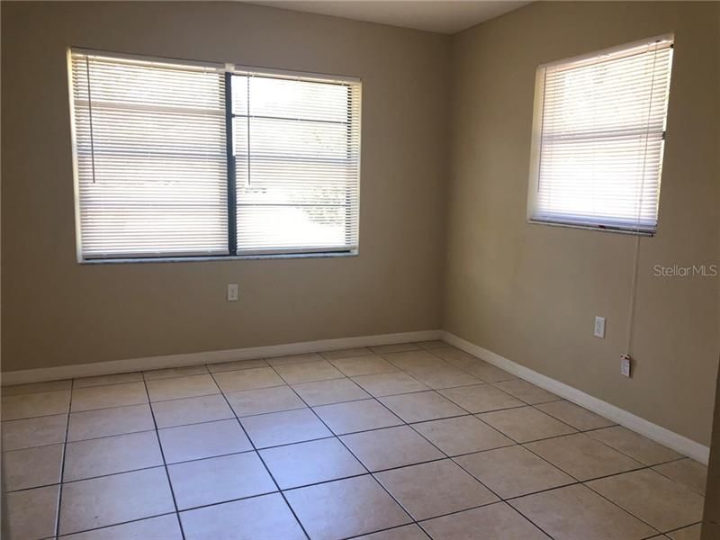 Recently Rented: $1,400 (3 beds, 2 baths, 1326 Square Feet)