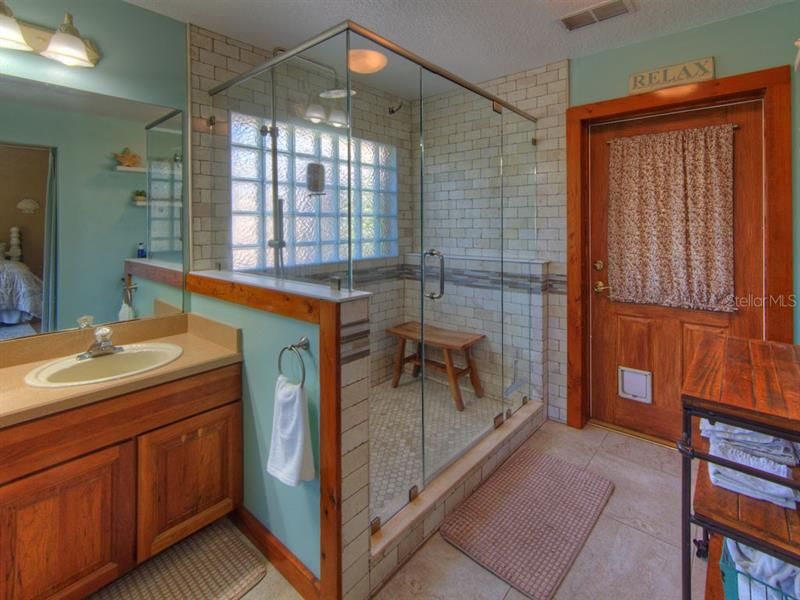最近售出: $385,000 (3 贝兹, 2 浴室, 1773 平方英尺)