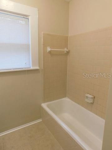 Recently Rented: $815 (2 beds, 1 baths, 936 Square Feet)