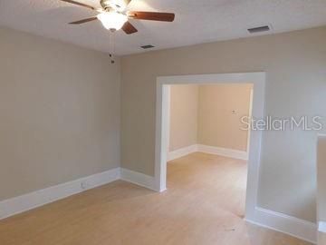 Recently Rented: $815 (2 beds, 1 baths, 936 Square Feet)