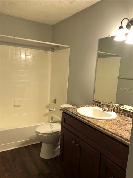 Recently Rented: $920 (1 beds, 1 baths, 662 Square Feet)