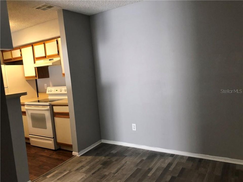 Recently Rented: $920 (1 beds, 1 baths, 662 Square Feet)