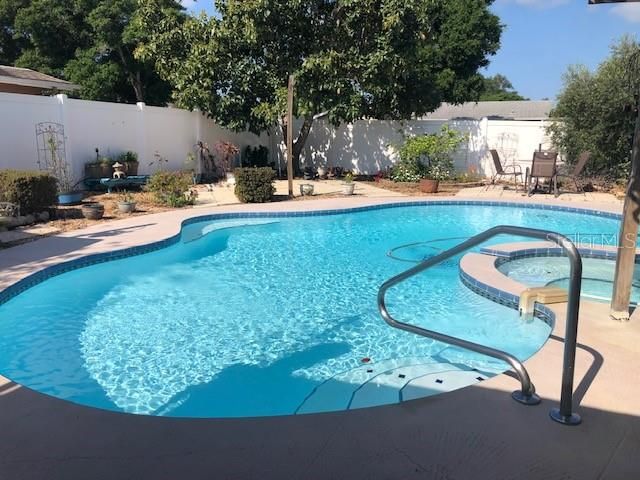 Recently Sold: $268,000 (3 beds, 2 baths, 1451 Square Feet)