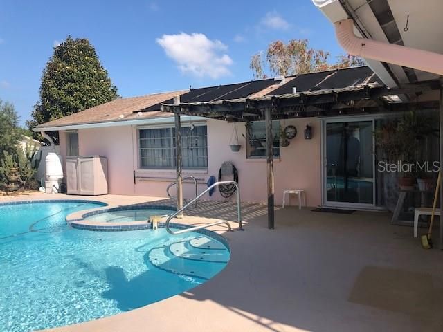 Recently Sold: $268,000 (3 beds, 2 baths, 1451 Square Feet)
