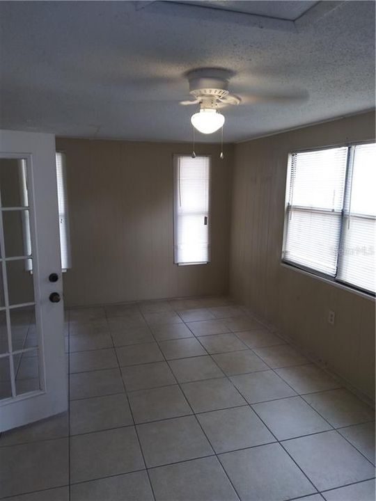 Recently Rented: $995 (2 beds, 2 baths, 936 Square Feet)