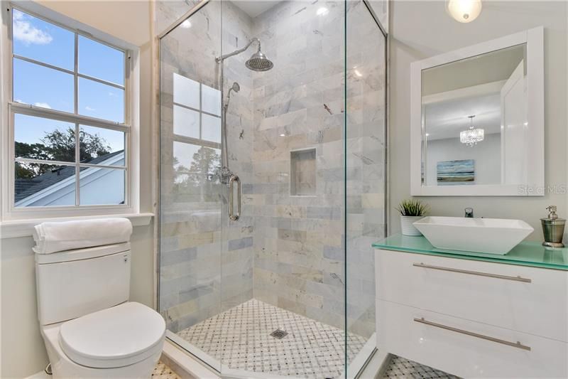 Недавно арендовано: $14,500 (6 спален, 6 ванн, 6291 Квадратных фут)