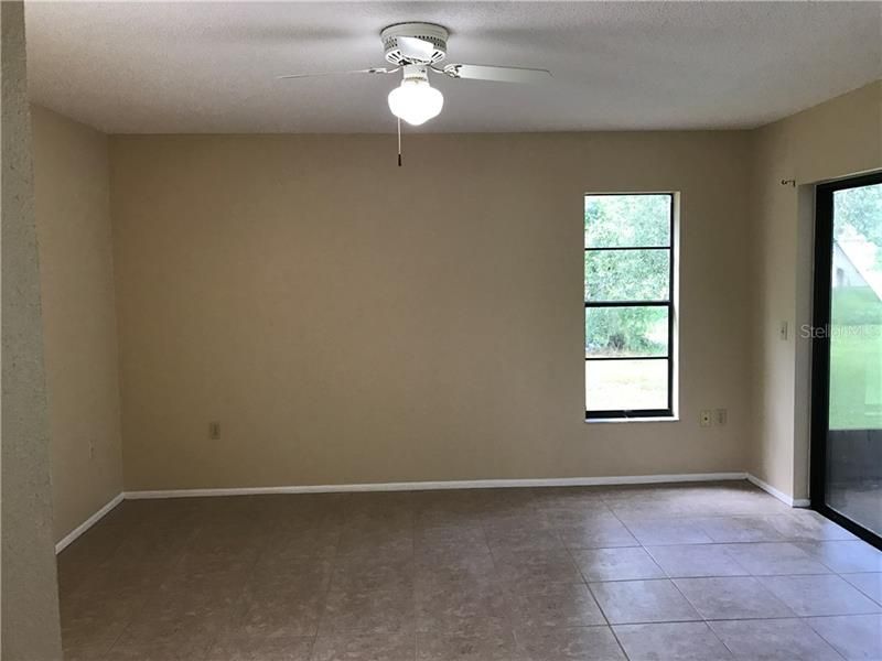 Recently Rented: $1,050 (3 beds, 2 baths, 1341 Square Feet)