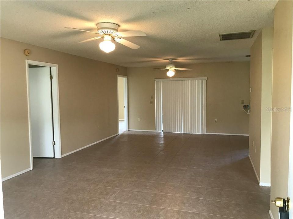 Recently Rented: $1,050 (3 beds, 2 baths, 1341 Square Feet)