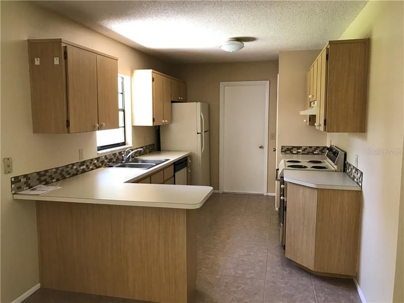 Recently Rented: $1,050 (3 beds, 2 baths, 1341 Square Feet)