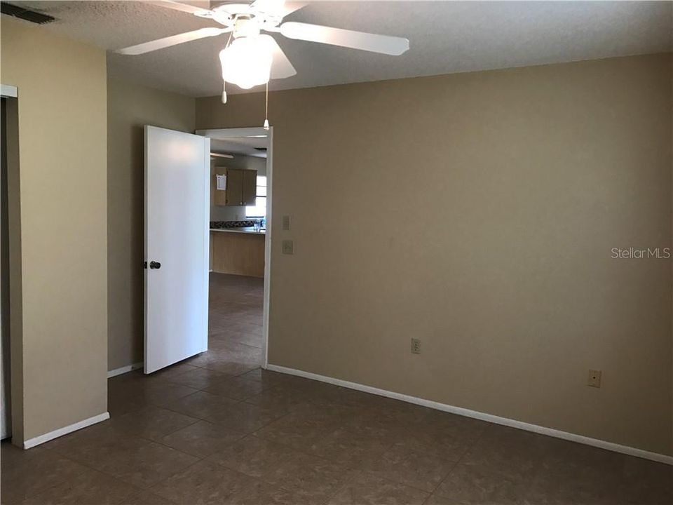 Recently Rented: $1,050 (3 beds, 2 baths, 1341 Square Feet)