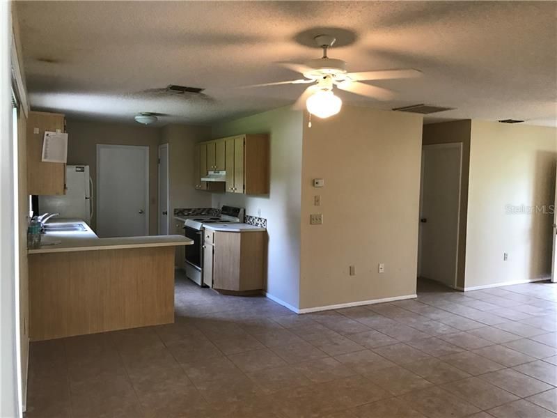 Recently Rented: $1,050 (3 beds, 2 baths, 1341 Square Feet)