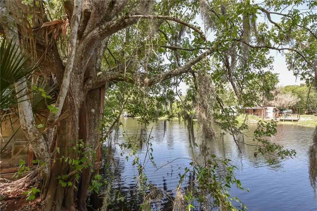 最近售出: $72,900 (0.56 acres)