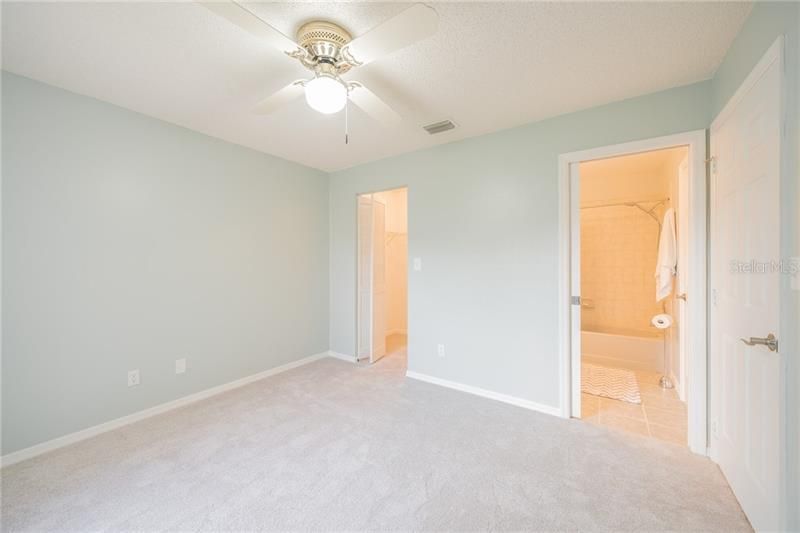 Recently Sold: $245,000 (2 beds, 2 baths, 1169 Square Feet)