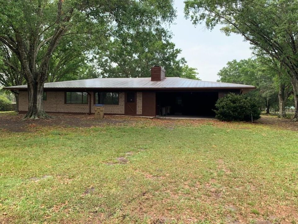 Recently Sold: $369,000 (3 beds, 2 baths, 2224 Square Feet)