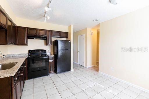 Recently Rented: $990 (2 beds, 1 baths, 1724 Square Feet)