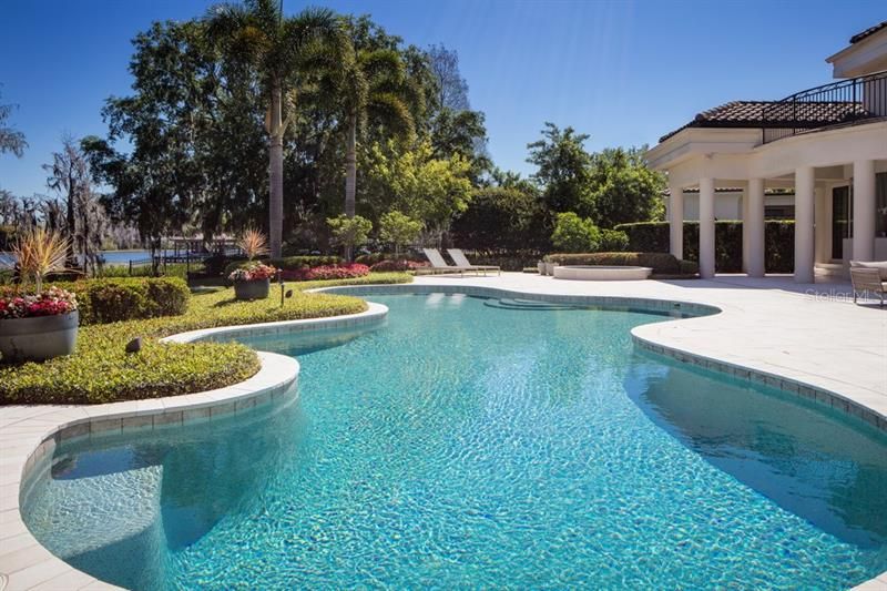 Recently Sold: $5,250,000 (6 beds, 7 baths, 8049 Square Feet)