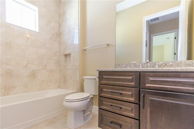 最近租的: $3,750 (3 贝兹, 2 浴室, 2011 平方英尺)