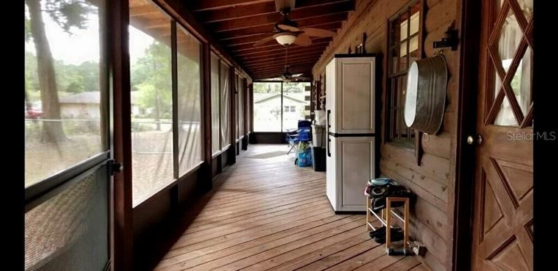 Screened Back Porch!