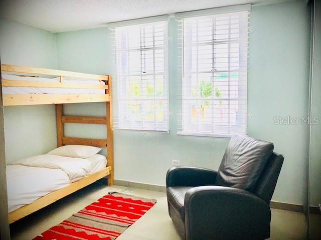 Vendido Recientemente: $286,900 (4 camas, 2 baños, 2280 Pies cuadrados)