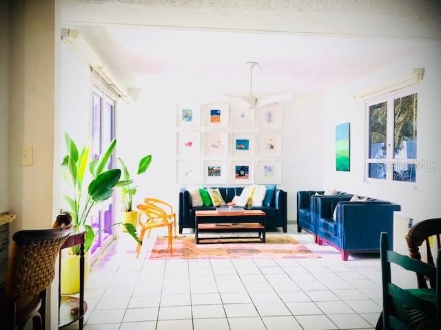 Vendido Recientemente: $286,900 (4 camas, 2 baños, 2280 Pies cuadrados)