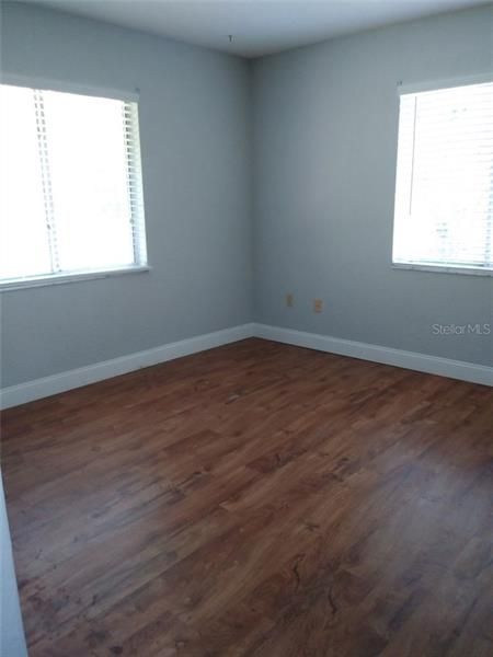 Recently Sold: $165,000 (2 beds, 2 baths, 1403 Square Feet)