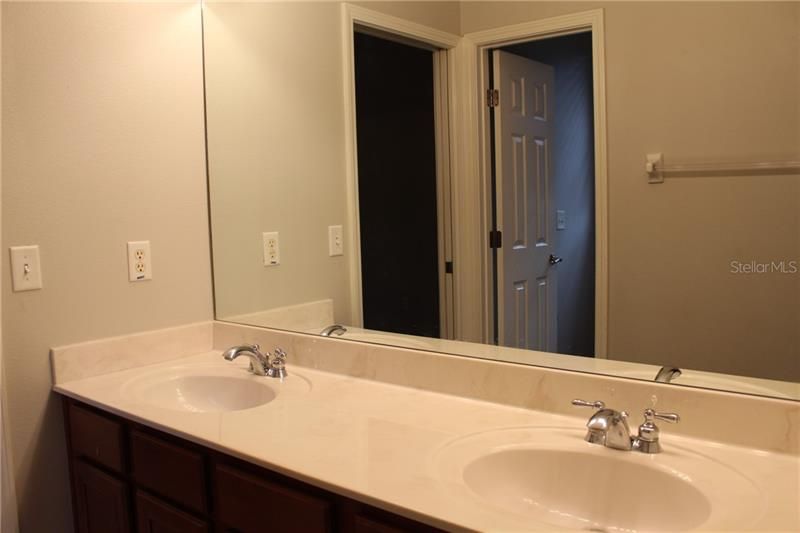 Недавно арендовано: $2,295 (4 спален, 3 ванн, 3478 Квадратных фут)