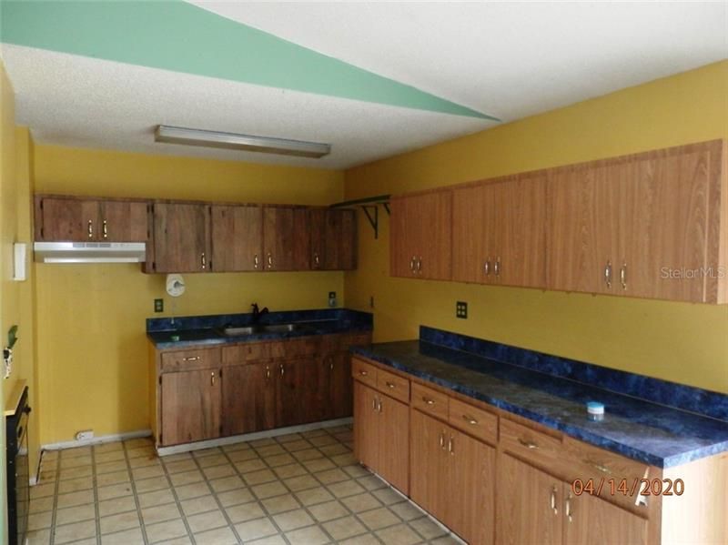 Vendido Recientemente: $58,000 (2 camas, 1 baños, 864 Pies cuadrados)