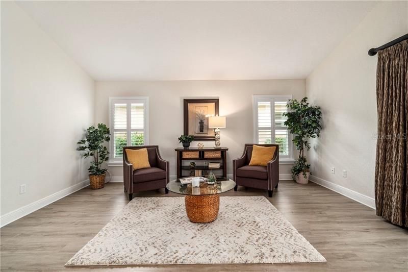 Recently Sold: $420,000 (3 beds, 2 baths, 1927 Square Feet)