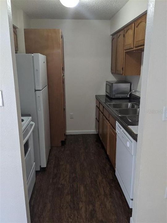 Recently Rented: $825 (2 beds, 1 baths, 850 Square Feet)