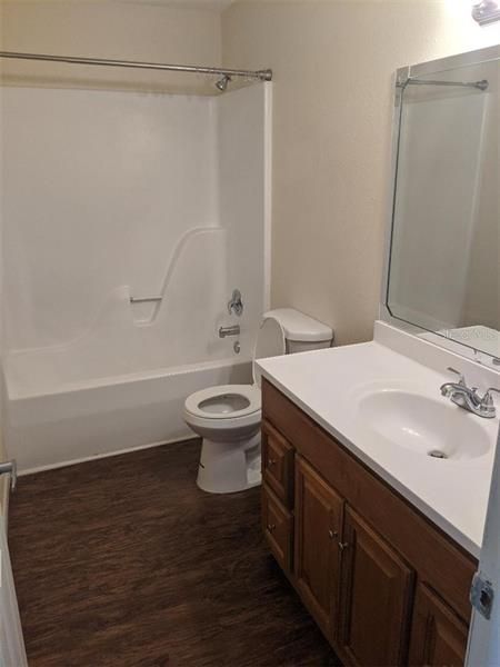 Recently Rented: $825 (2 beds, 1 baths, 850 Square Feet)