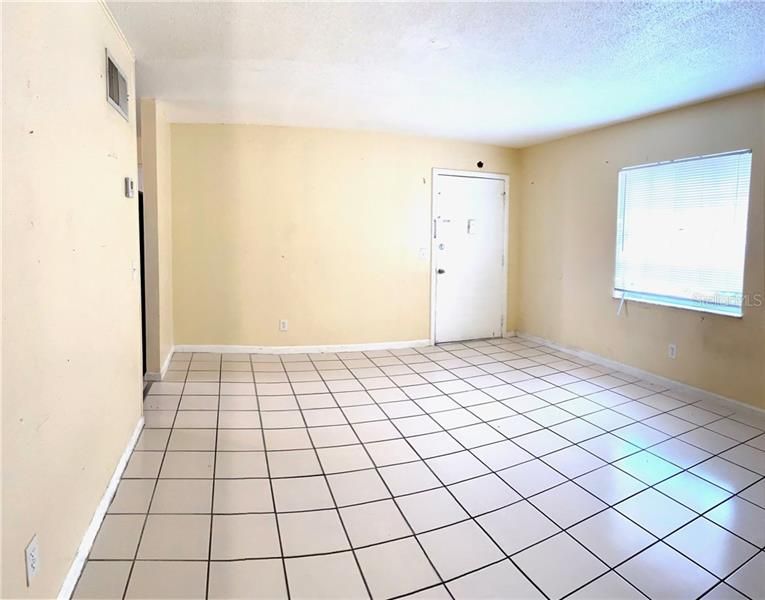 Recently Rented: $775 (1 beds, 1 baths, 630 Square Feet)