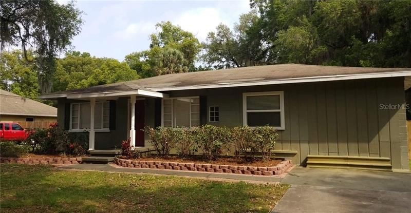 Recently Sold: $170,000 (3 beds, 2 baths, 1149 Square Feet)