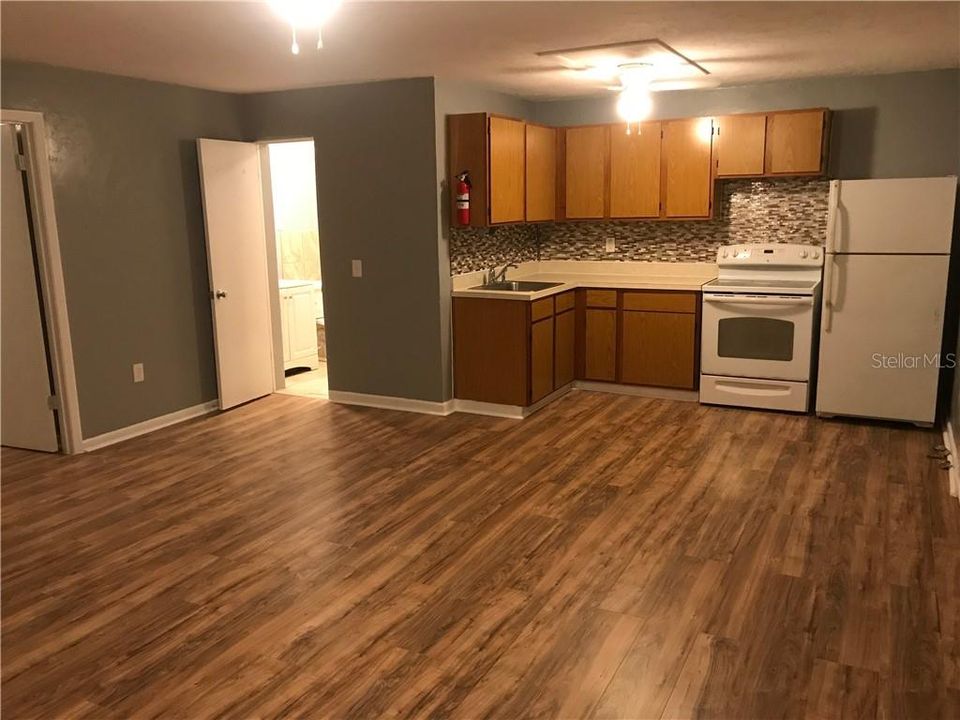 Recently Rented: $850 (1 beds, 1 baths, 570 Square Feet)