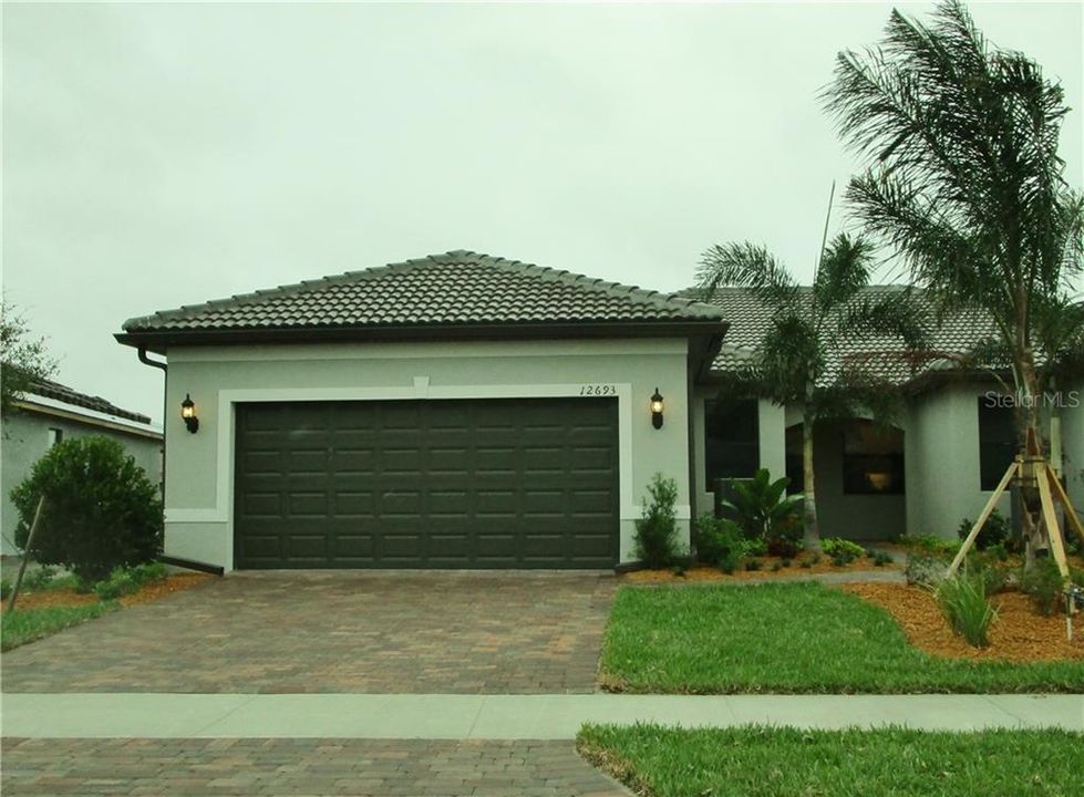 Recently Sold: $293,460 (2 beds, 2 baths, 1602 Square Feet)