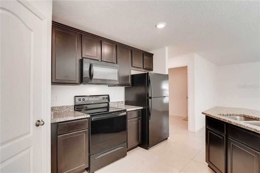 Recently Sold: $204,900 (3 beds, 2 baths, 1461 Square Feet)