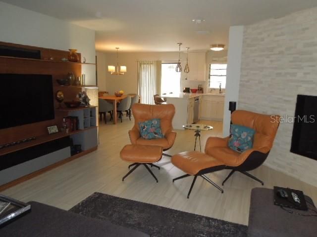 Recently Sold: $210,000 (2 beds, 2 baths, 1688 Square Feet)