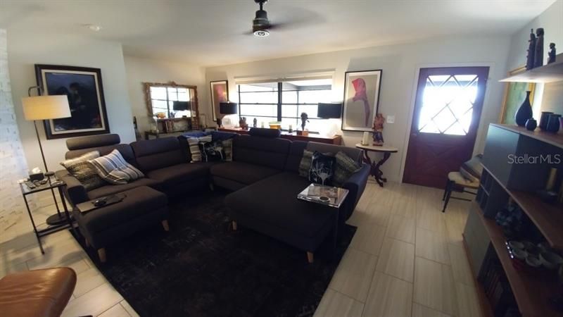 Vendido Recientemente: $210,000 (2 camas, 2 baños, 1688 Pies cuadrados)