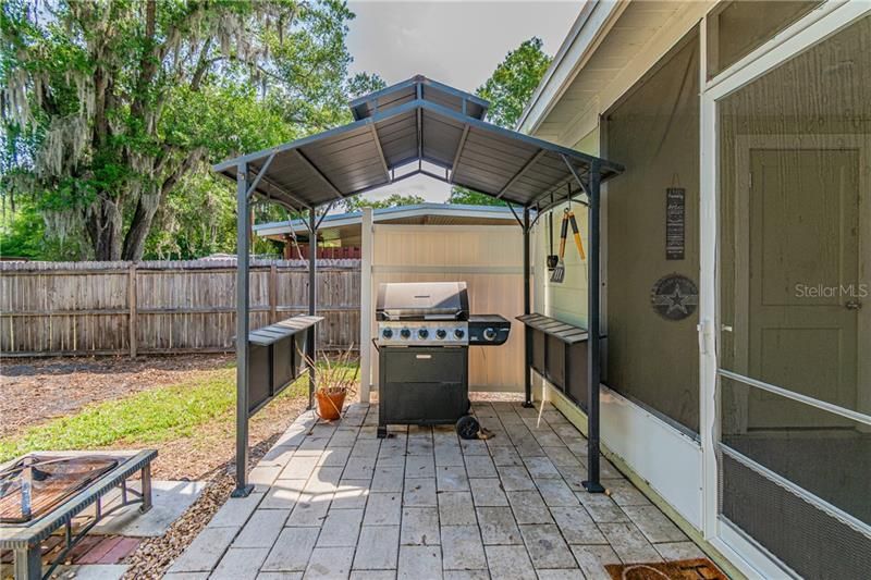Recently Sold: $160,000 (3 beds, 1 baths, 948 Square Feet)