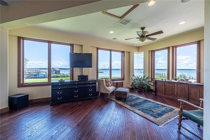 Master Bedroom- Sitting Area, River Views