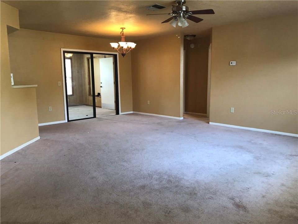 Recently Rented: $1,150 (2 beds, 2 baths, 1275 Square Feet)