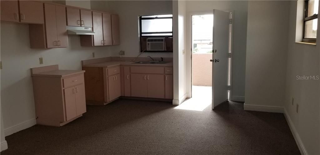 Recently Rented: $800 (1 beds, 1 baths, 600 Square Feet)