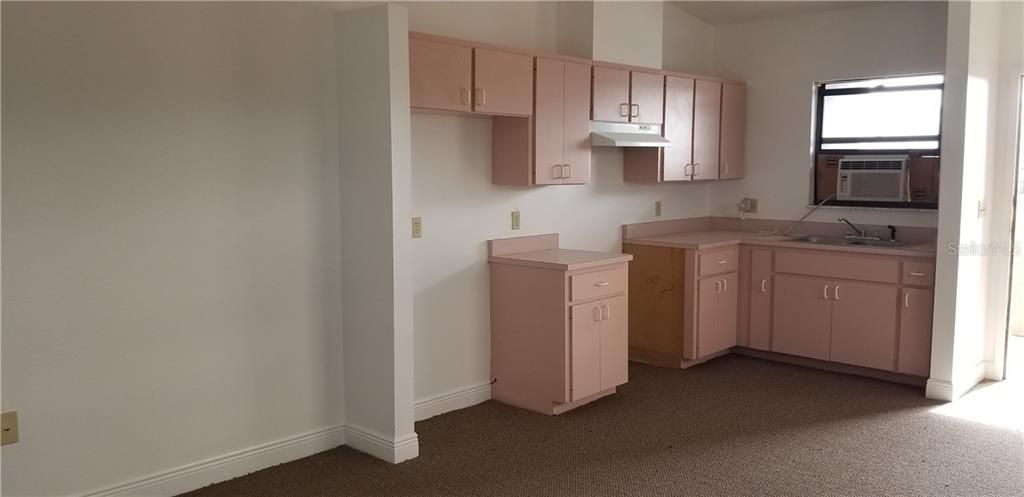 Recently Rented: $800 (1 beds, 1 baths, 600 Square Feet)