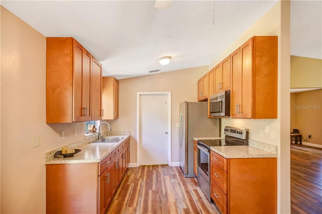 Recently Sold: $199,000 (3 beds, 2 baths, 1431 Square Feet)