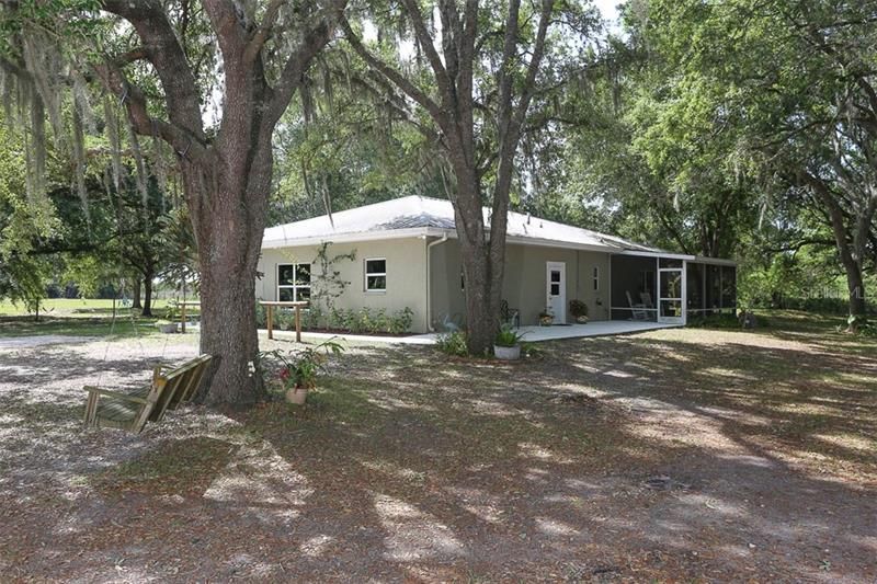 Recently Sold: $439,000 (3 beds, 2 baths, 1820 Square Feet)