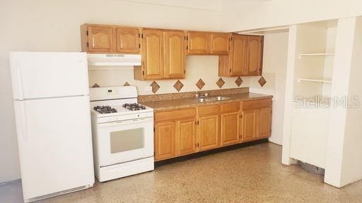 Recently Rented: $850 (2 beds, 1 baths, 891 Square Feet)