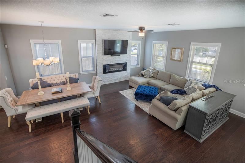 Recently Sold: $519,900 (3 beds, 2 baths, 2204 Square Feet)