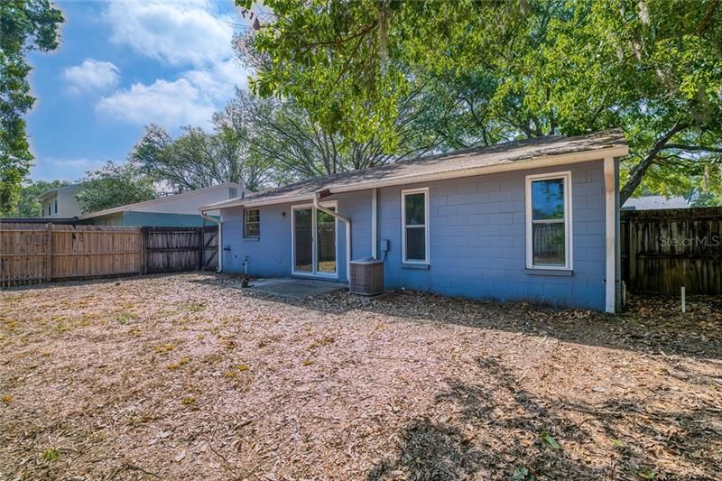 Recently Sold: $129,900 (3 beds, 2 baths, 1065 Square Feet)