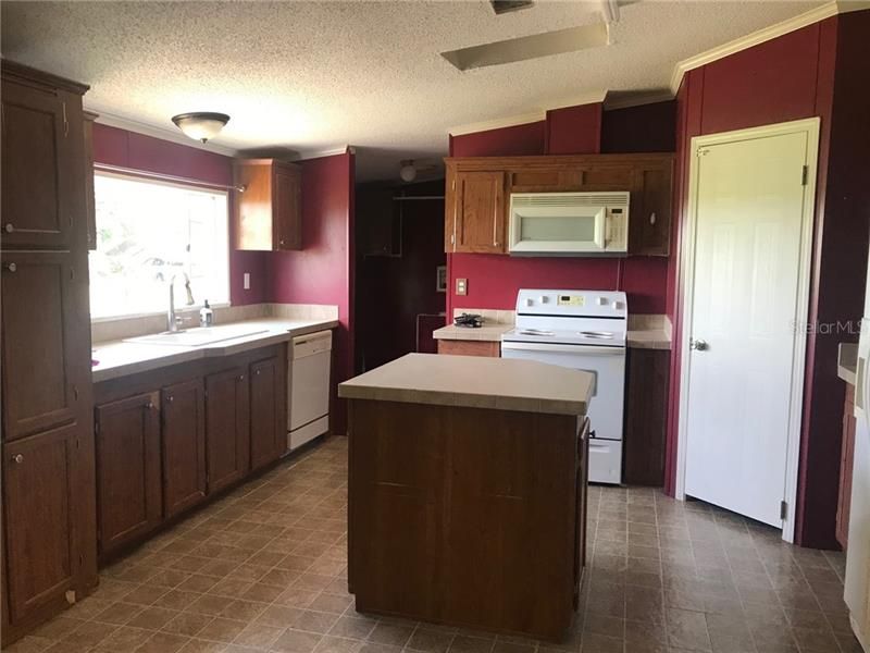 Vendido Recientemente: $149,900 (4 camas, 2 baños, 1920 Pies cuadrados)