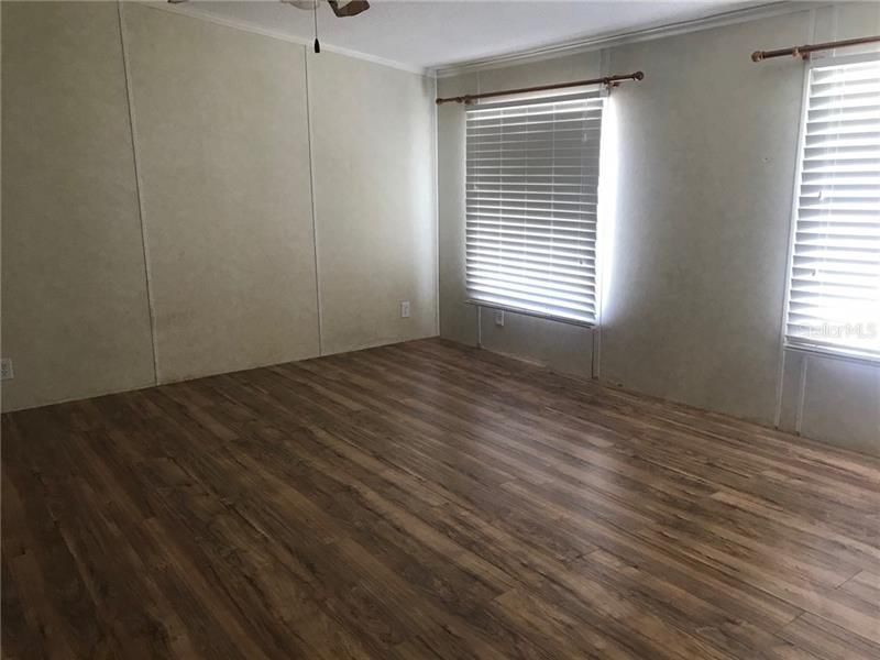 Vendido Recientemente: $149,900 (4 camas, 2 baños, 1920 Pies cuadrados)